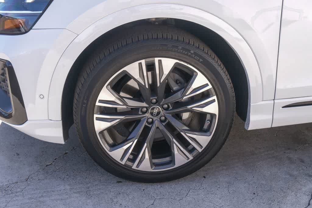 Used 2023 Audi Q8 Premium Plus w/ Premium Plus Package AWD/4WD image 5