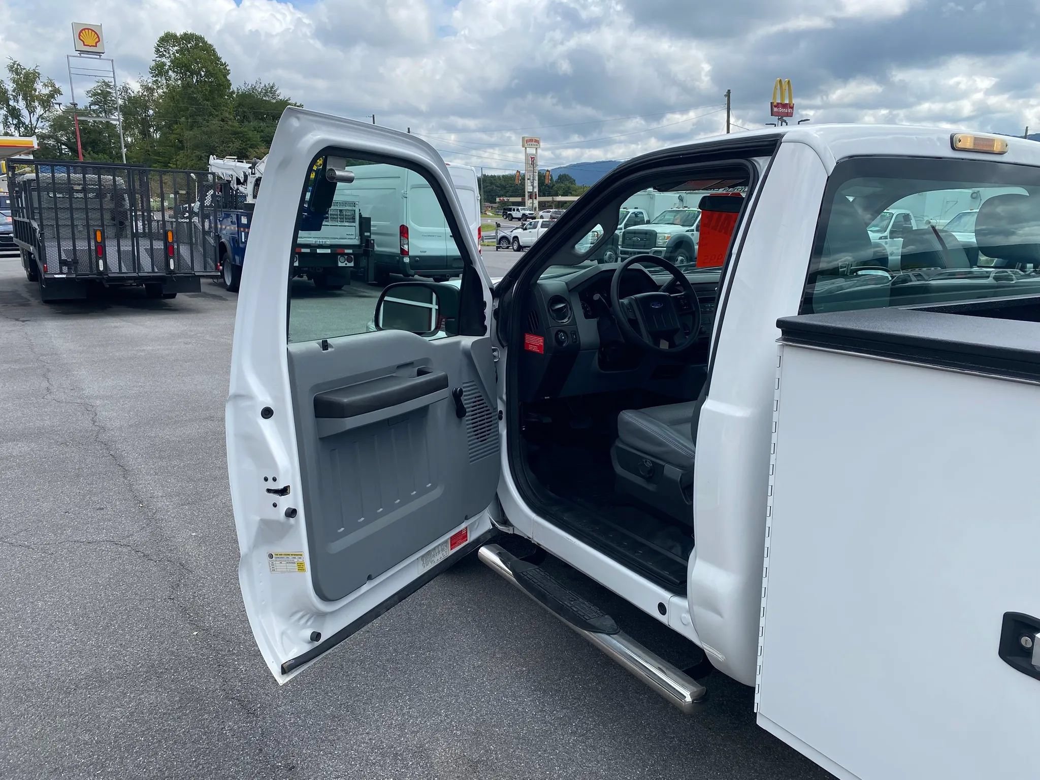 Used 2016 Ford F250 XL RWD image 8