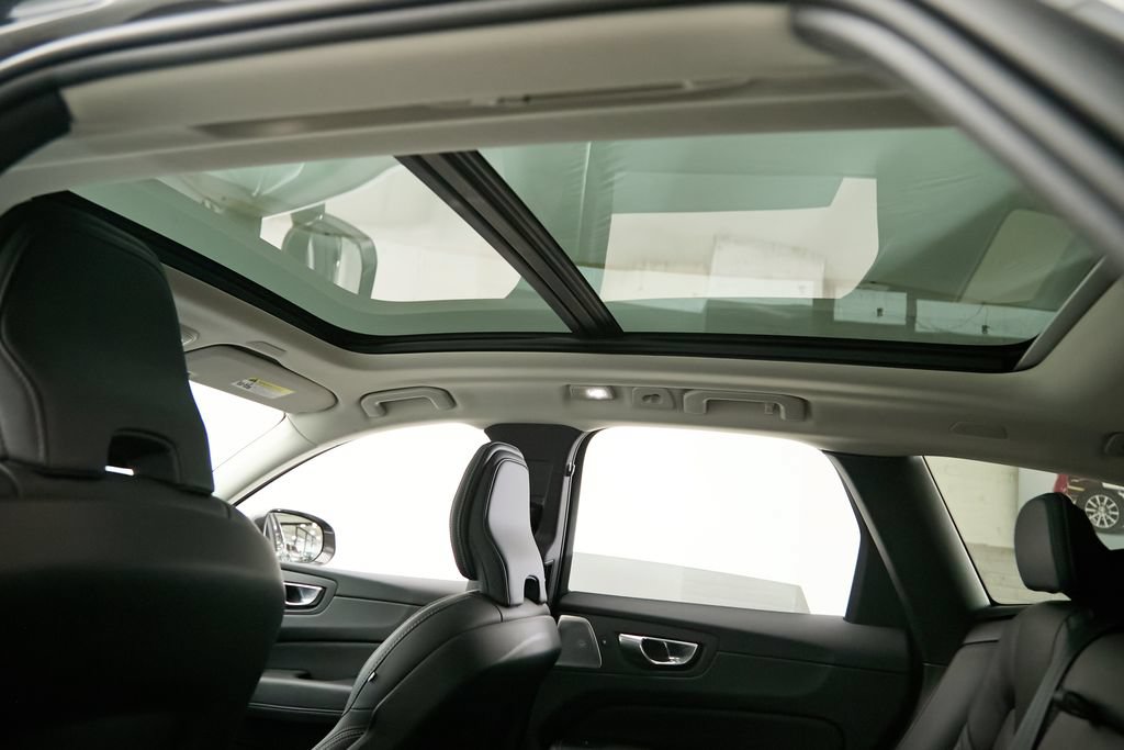 Certified 2023 Volvo XC60 T8 Ultimate w/ Climate Package AWD/4WD image 22