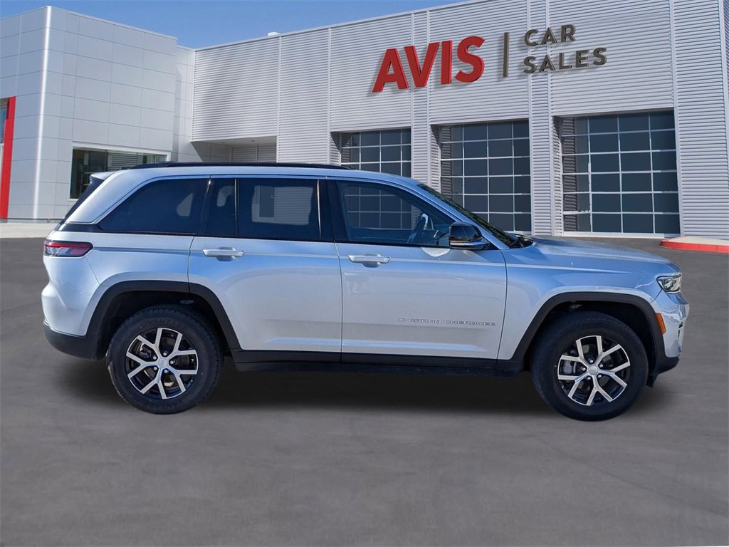 Used 2024 Jeep Grand Cherokee Limited image 5