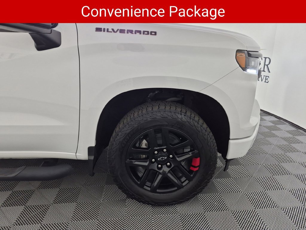 Certified 2023 Chevrolet Silverado 1500 RST w/ Redline Edition AWD/4WD image 11