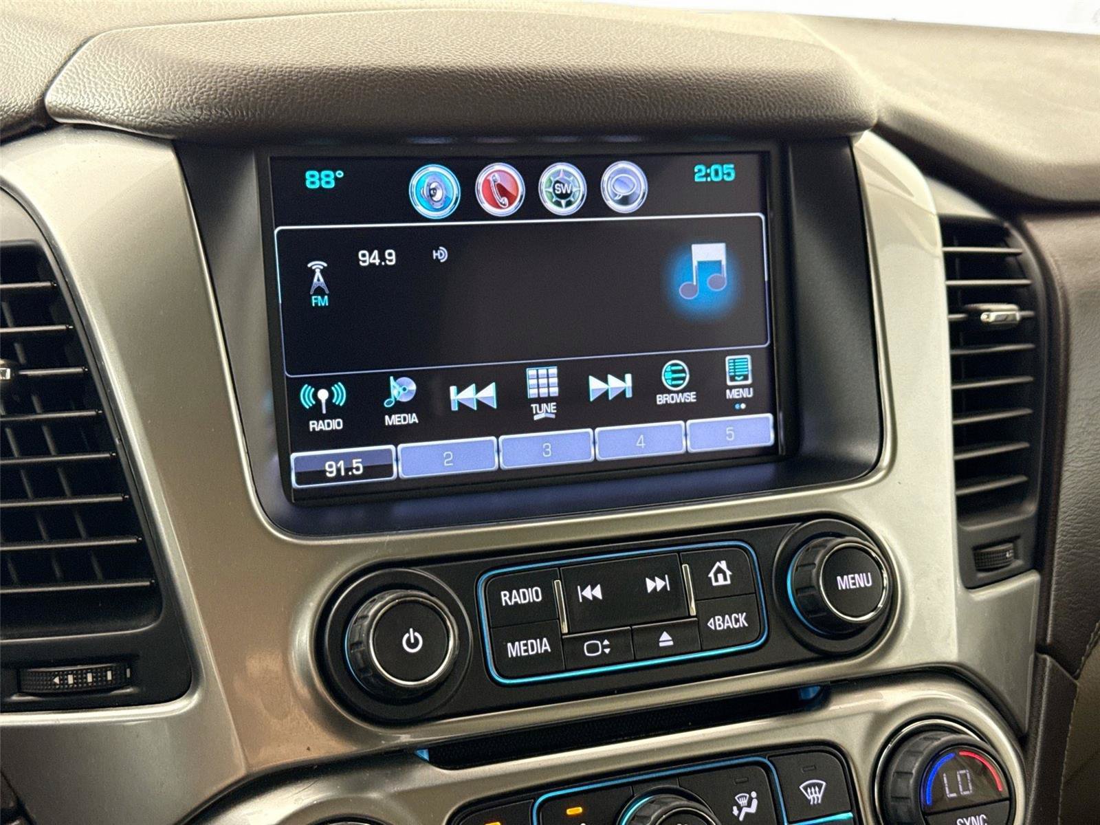 Used 2020 Chevrolet Tahoe LT w/ Luxury Package RWD image 24