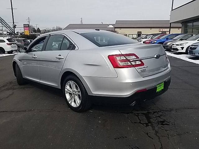 Used 2018 Ford Taurus SEL image 4