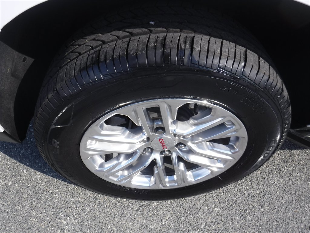 Used 2023 GMC Yukon XL SLT image 4