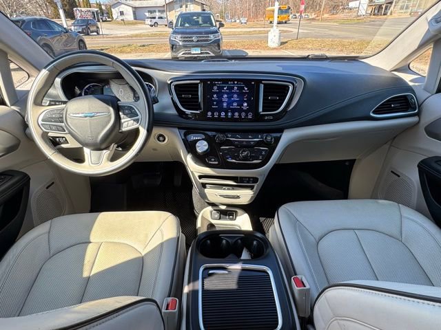 Used 2018 Chrysler Pacifica Limited w/ Advanced Safetytec Group image 15