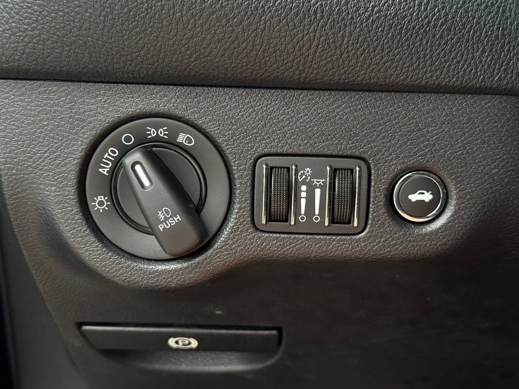 Used 2018 Dodge Challenger R/T w/ Sound Group RWD image 18