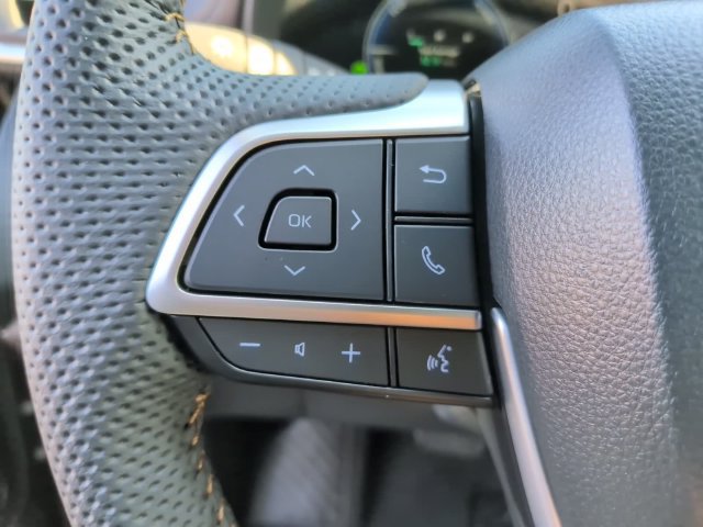 Used 2026 Toyota Sienna XLE Woodland Edition AWD/4WD image 16