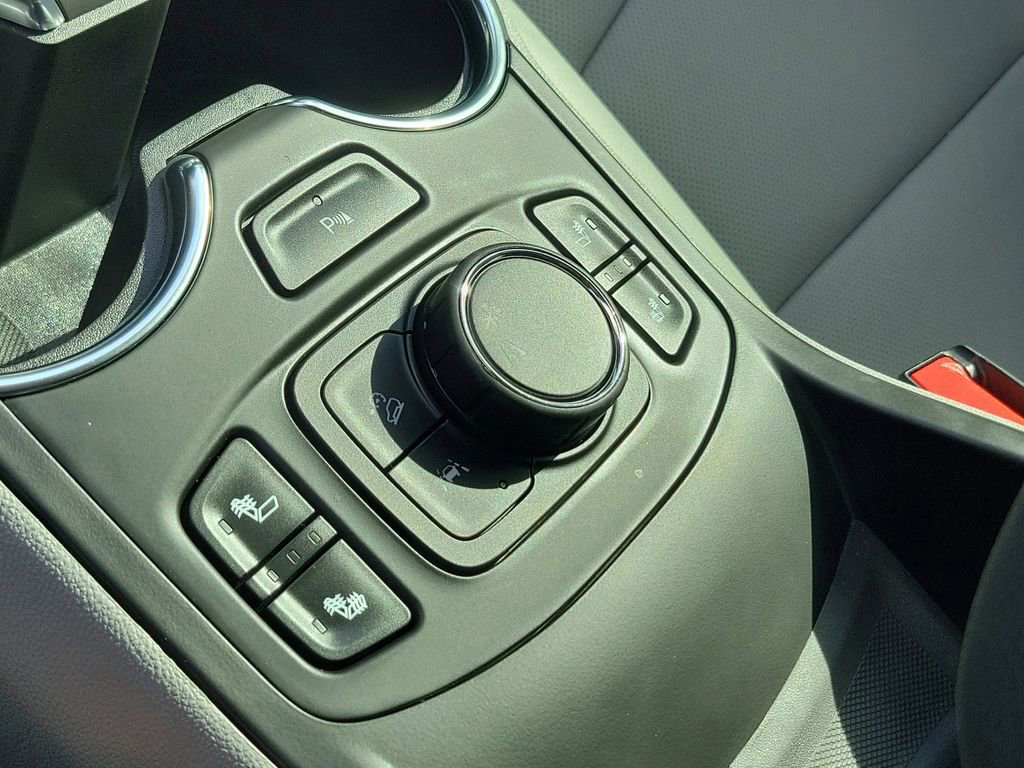 Used 2024 GMC Terrain SLT w/ Tech Package FWD image 27