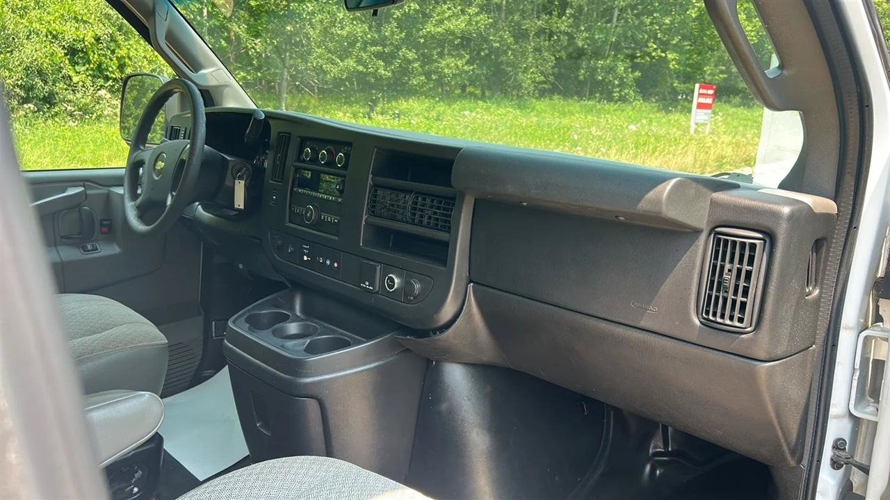Used 2016 Chevrolet Express 3500 LT w/ LT Preferred Equipment Group RWD image 41