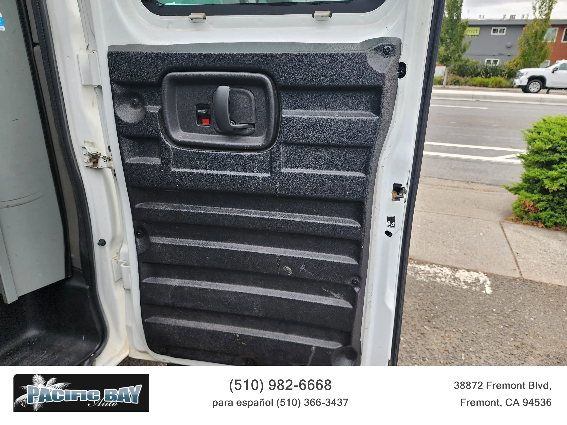 Used 2012 Chevrolet Express 2500 image 21