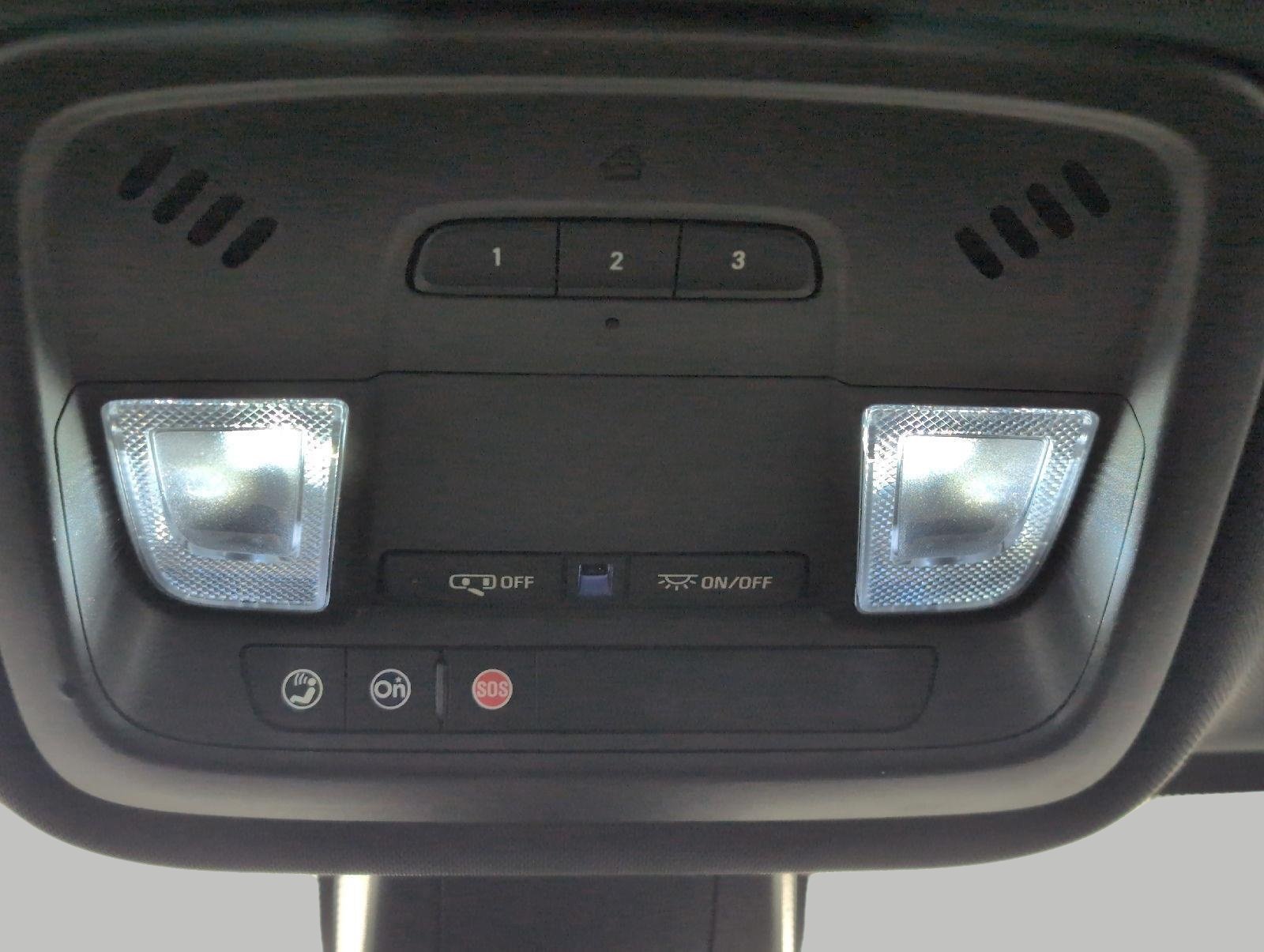 Used 2023 Chevrolet Traverse LT AWD/4WD image 19