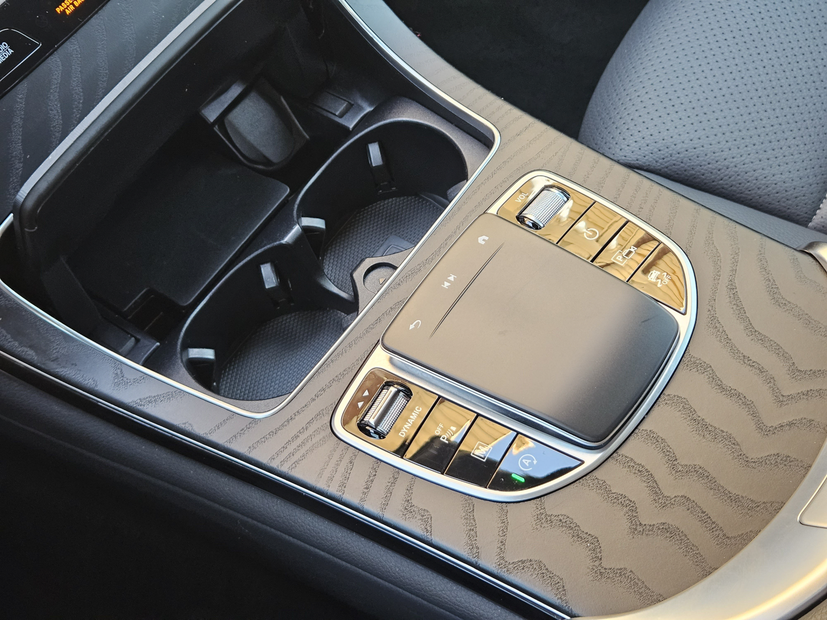 Used 2023 Mercedes-Benz GLC 300 4MATIC Coupe image 17