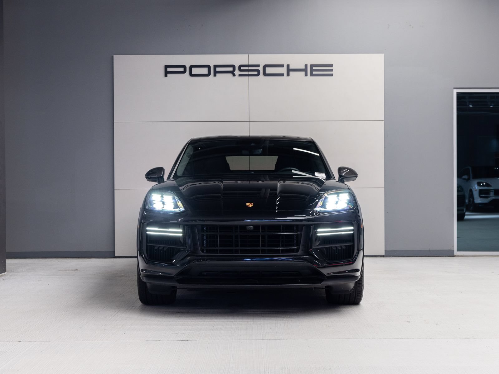Certified 2025 Porsche Cayenne Turbo GT AWD/4WD image 10