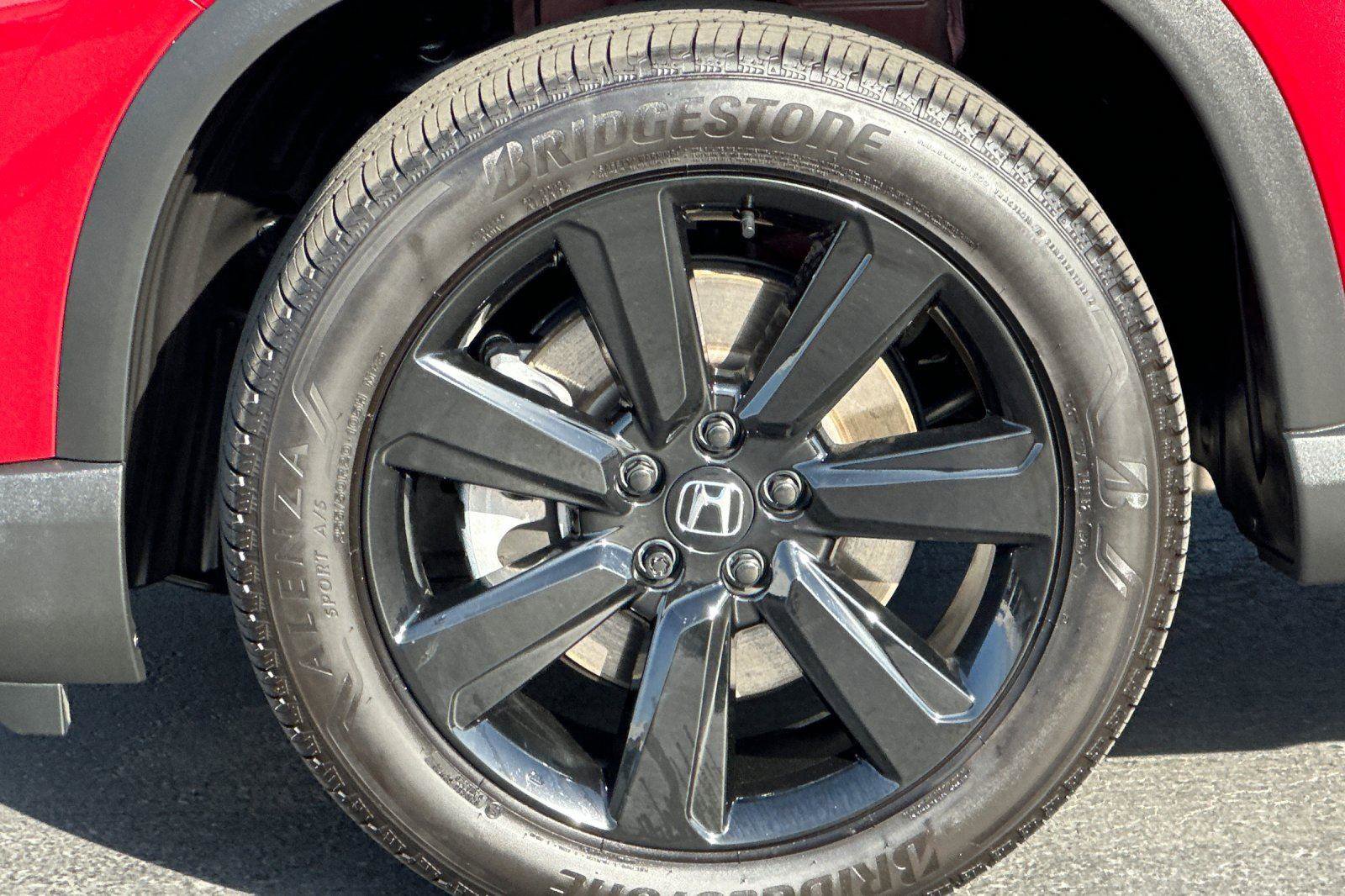 Certified 2025 Honda Pilot Black Edition image 27