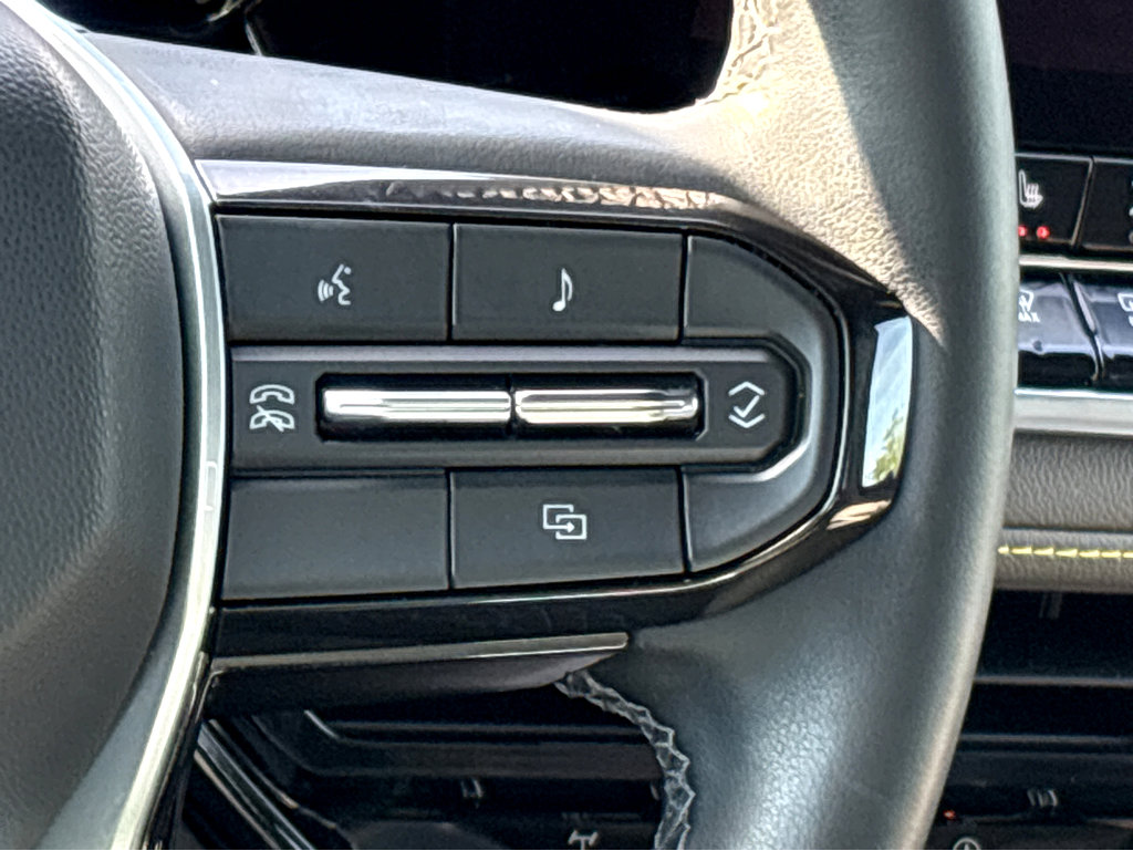 Used 2024 Chevrolet Colorado ZR2 w/ Technology Package image 14