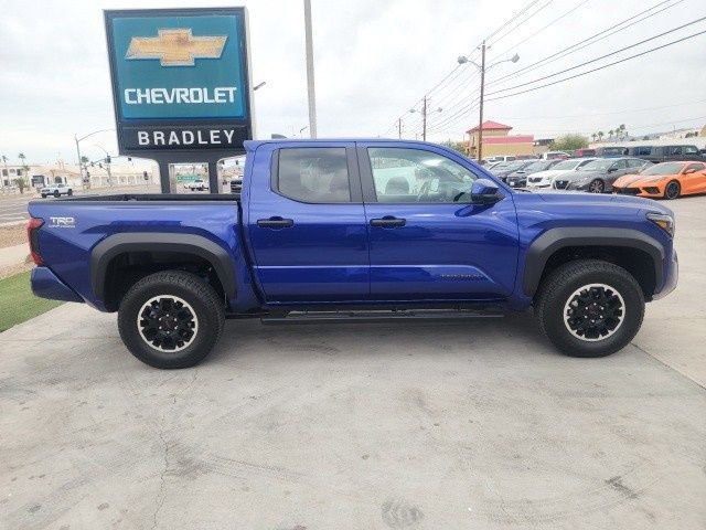 Used 2025 Toyota Tacoma TRD Off-Road image 39