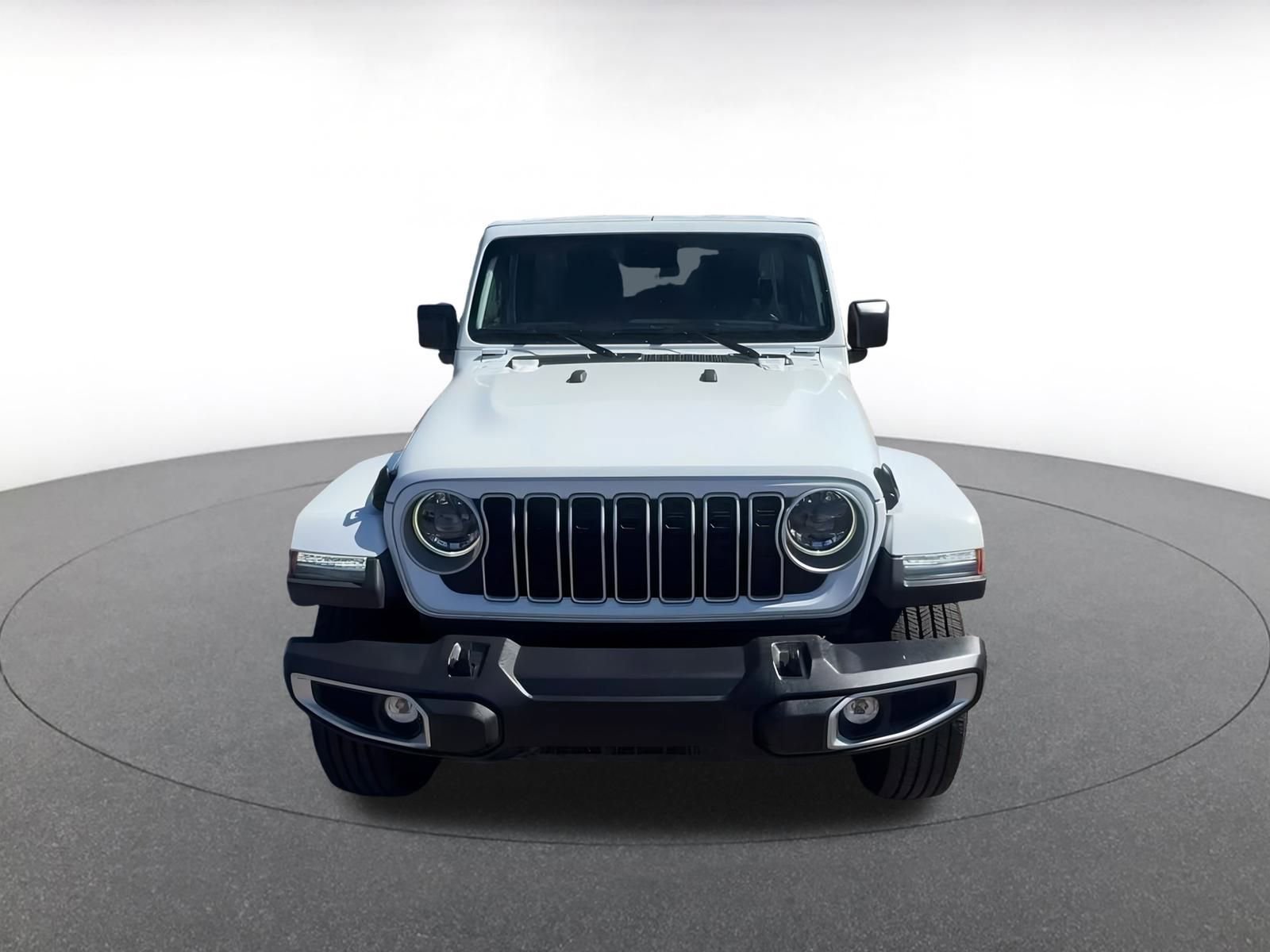 Used 2025 Jeep Wrangler Sahara image 4
