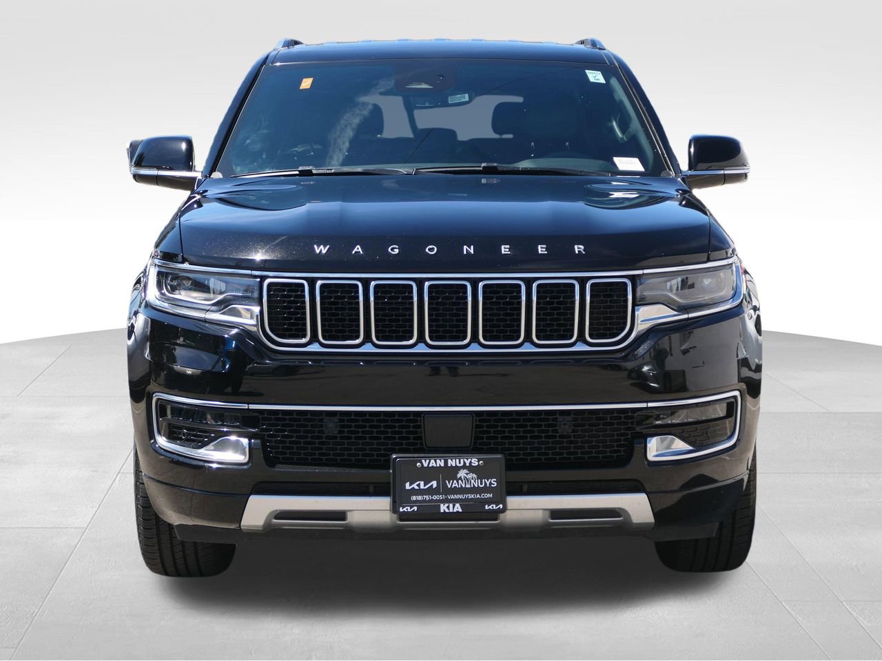 Used 2024 Jeep Wagoneer L Series II image 8