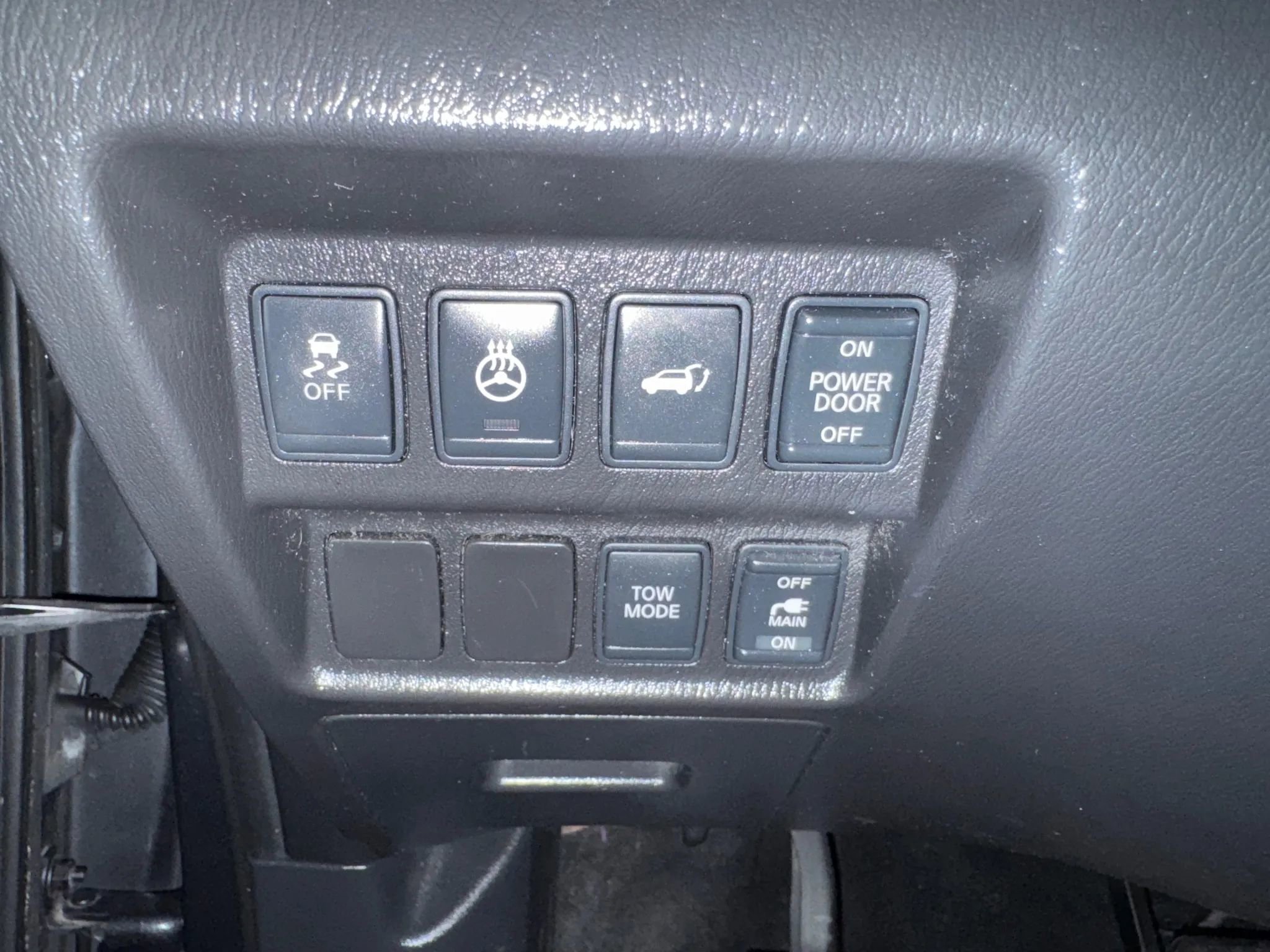 Used 2013 Nissan Pathfinder Platinum image 14