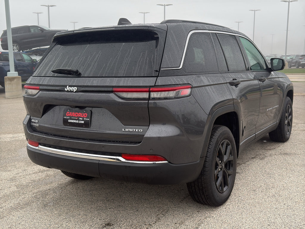 Used 2024 Jeep Grand Cherokee Limited image 5