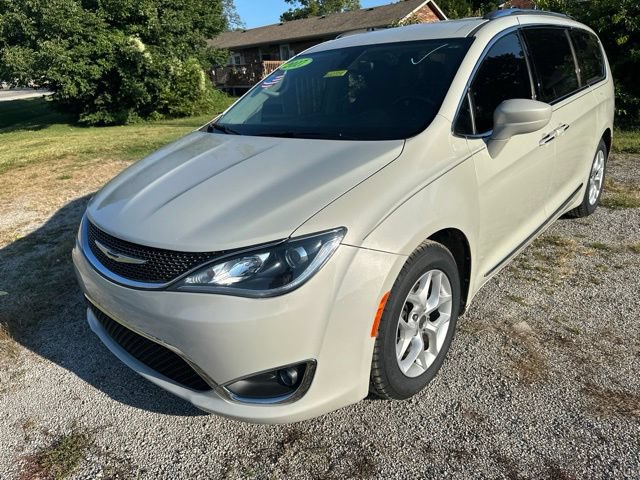 Used 2017 Chrysler Pacifica Touring-L Plus w/ Tire & Wheel Group FWD image 26