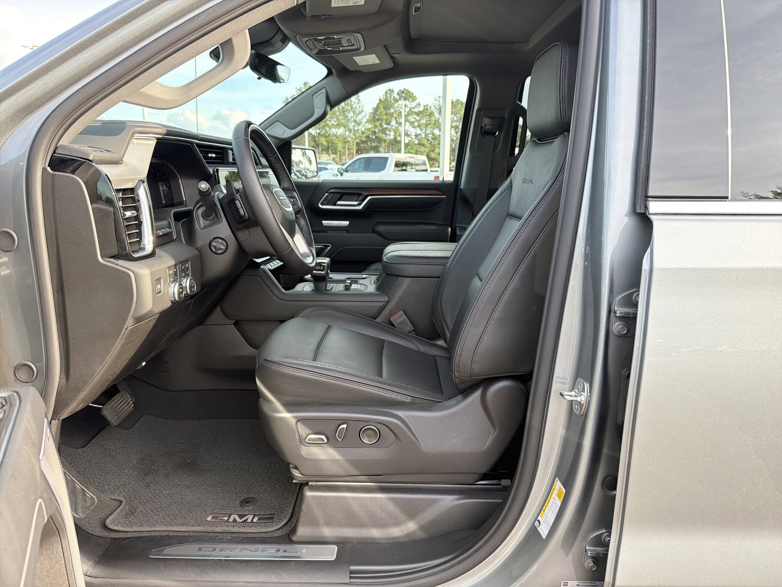 Used 2026 GMC Sierra 1500 Denali AWD/4WD image 14