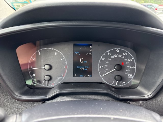 Used 2025 Toyota Corolla LE FWD image 13