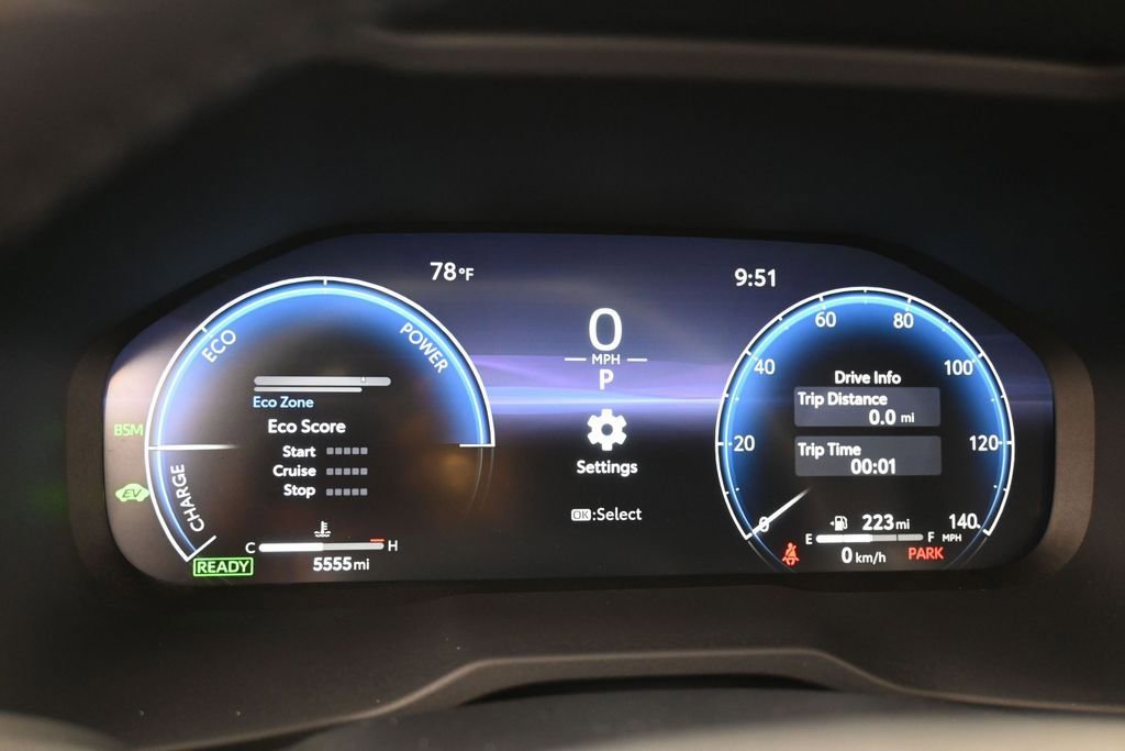 Used 2025 Toyota RAV4 Limited w/ Advanced Technology Package AWD/4WD image 27