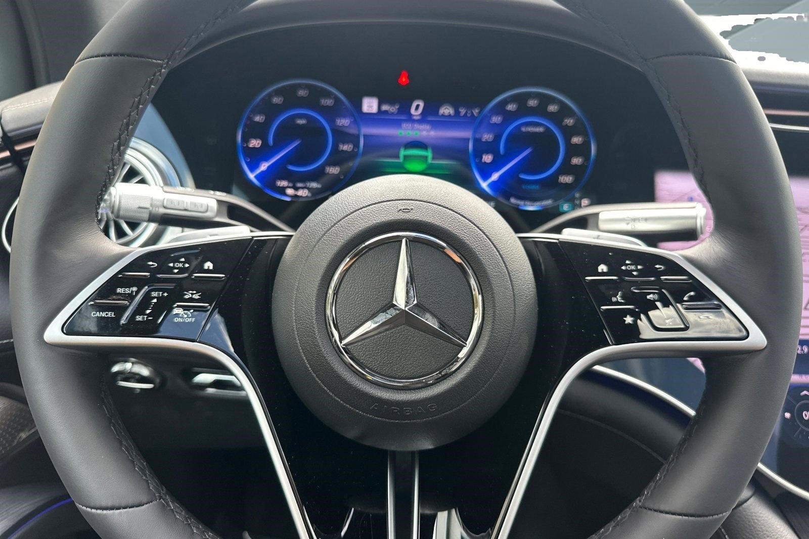 New 2026 Mercedes-Benz EQS 400 4MATIC SUV image 15