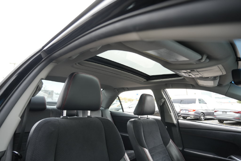 Used 2015 Toyota Camry XSE FWD image 31