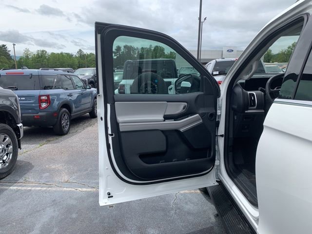 New 2025 Ford Expedition Active RWD image 21