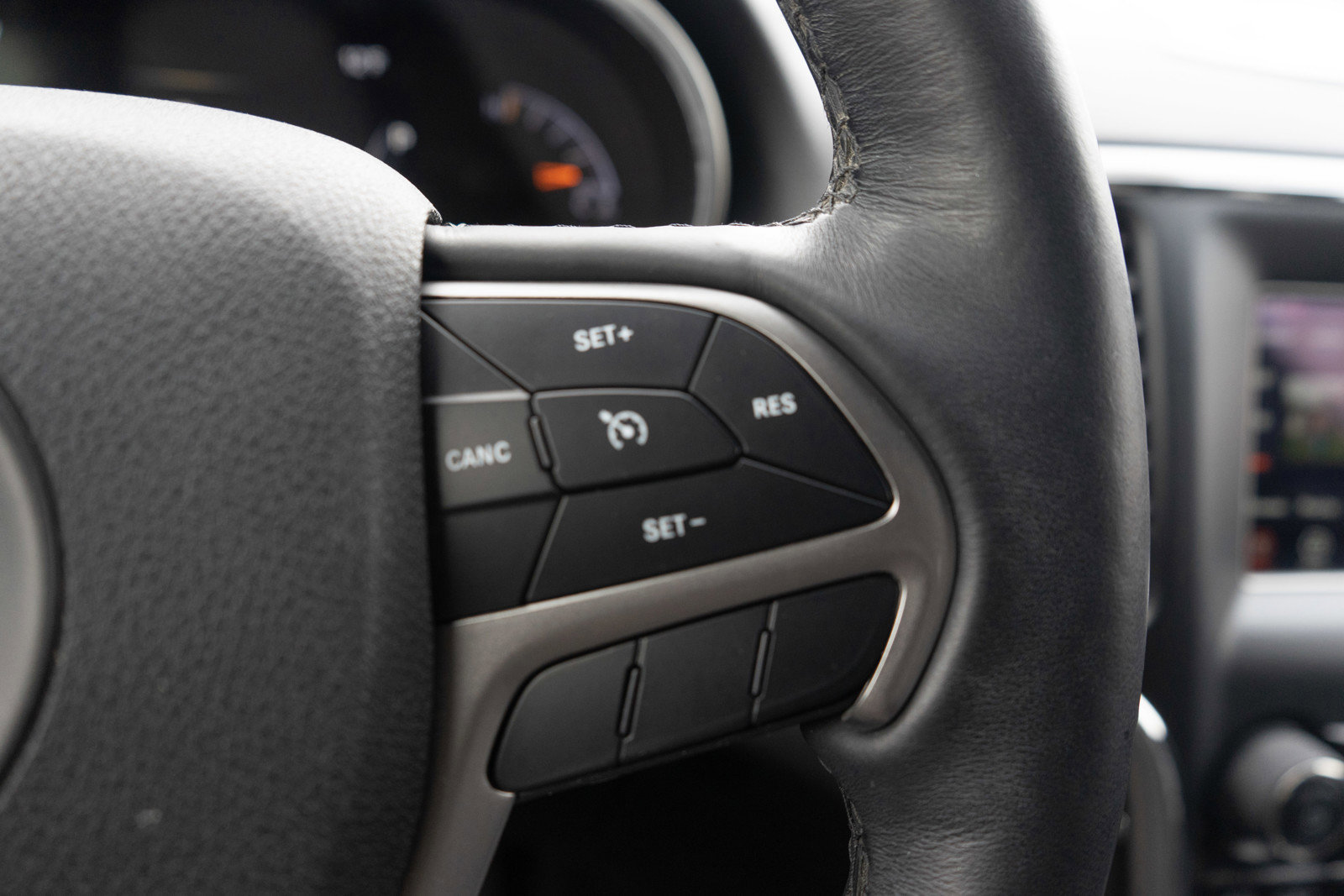 Used 2018 Jeep Grand Cherokee Limited w/ Trailer Tow Group IV image 24