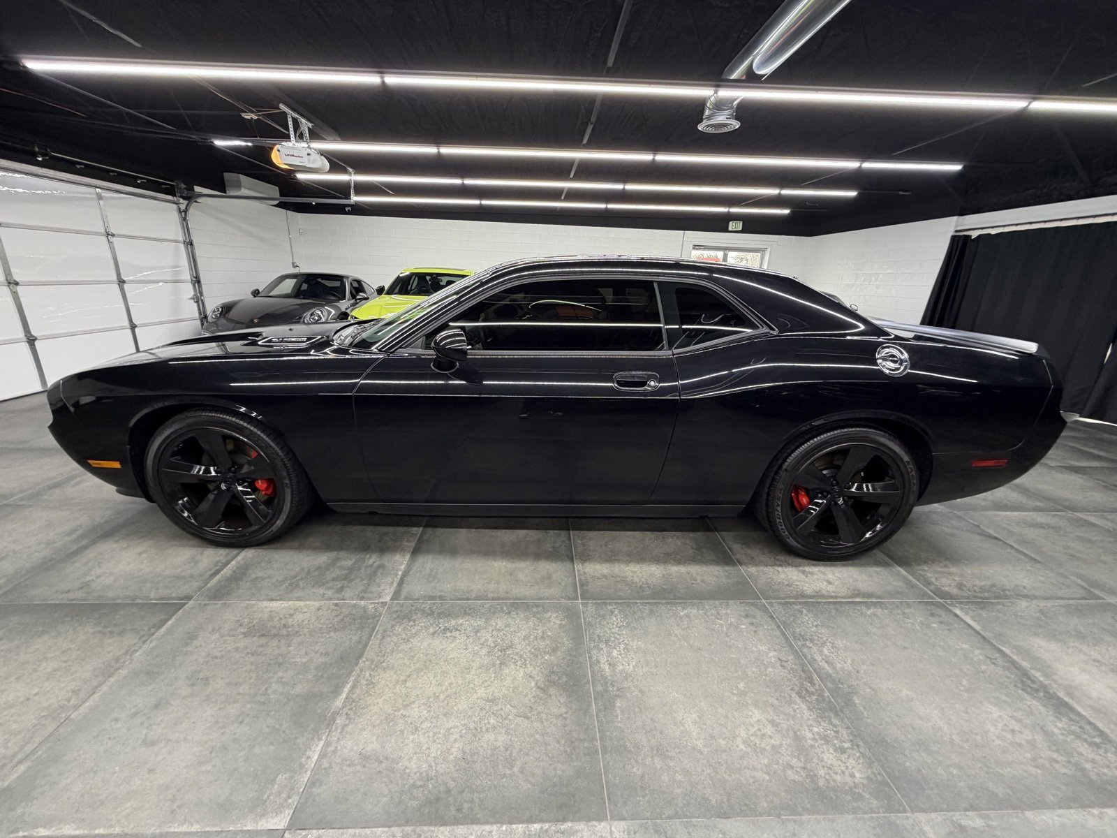 Used 2008 Dodge Challenger SRT8 image 3