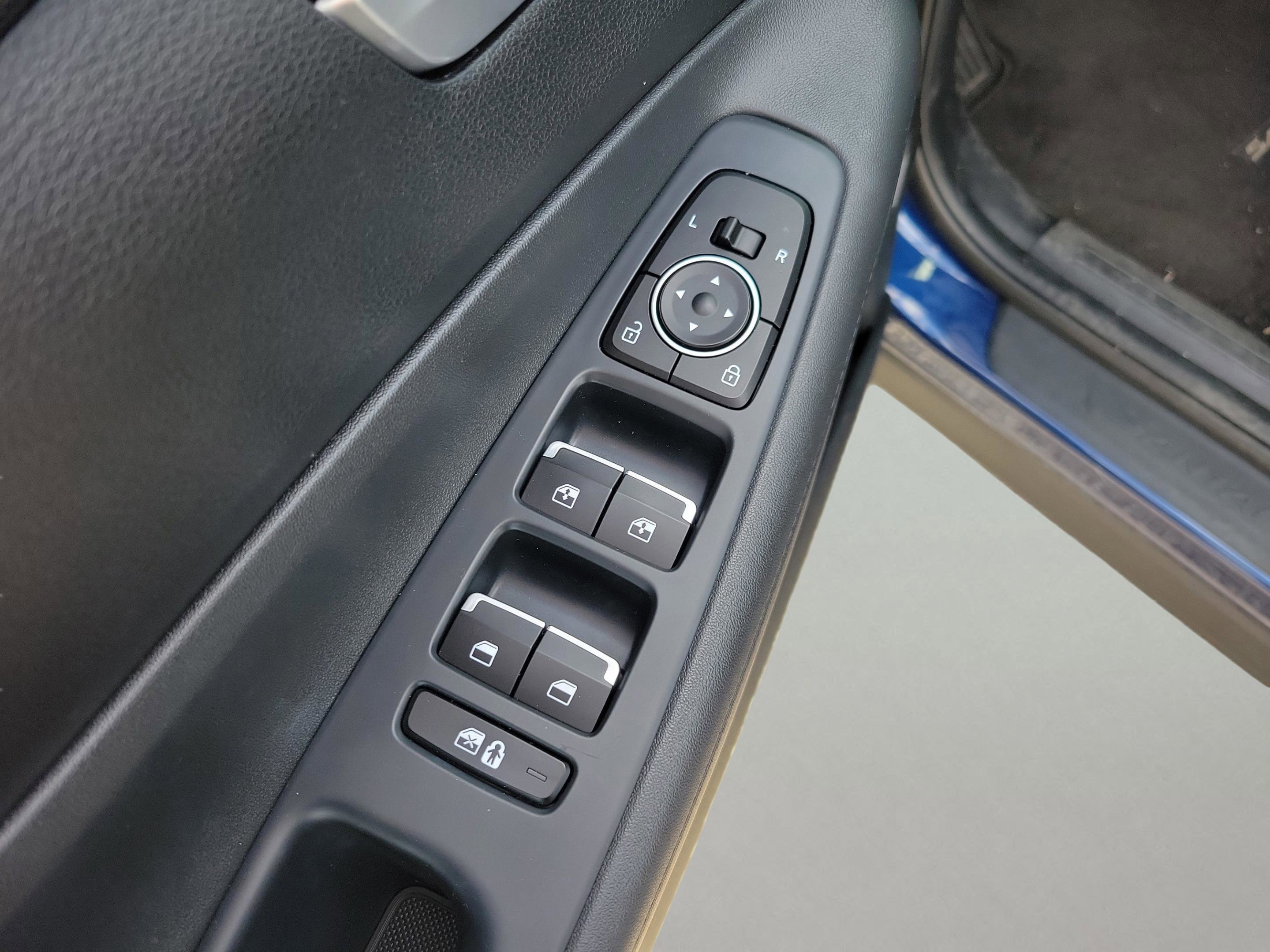 Certified 2022 Hyundai Santa Fe SEL image 13