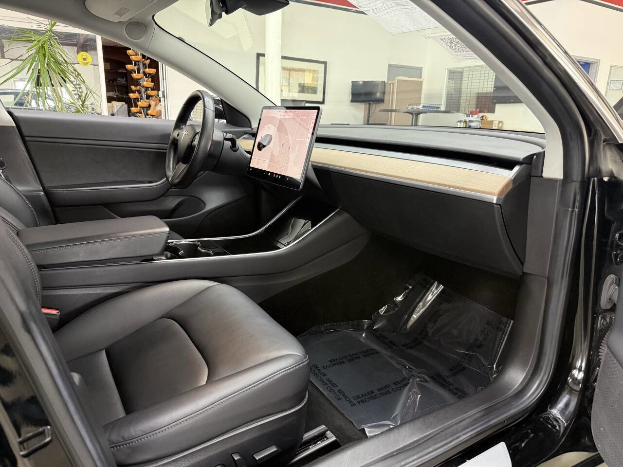 Used 2018 Tesla Model 3 Long Range image 18