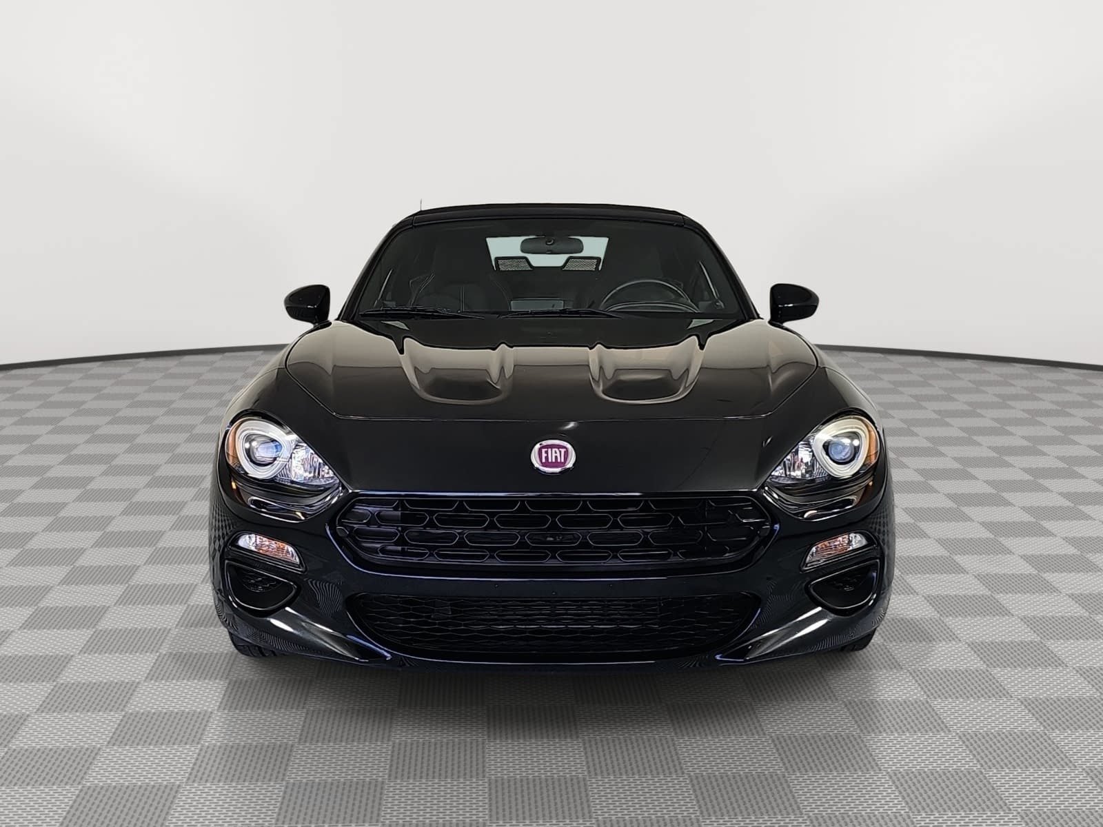 Used 2018 FIAT 124 Spider Classica w/ Technology & Siriusxm Group RWD image 3