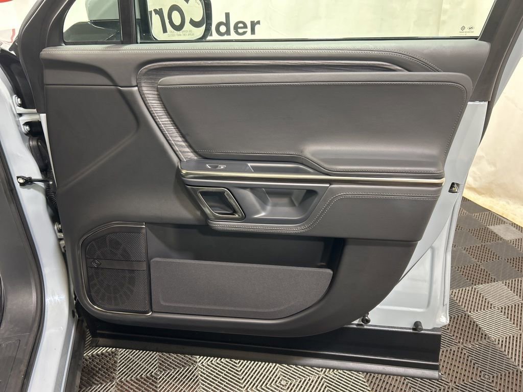 Used 2023 Rivian R1T Adventure image 10