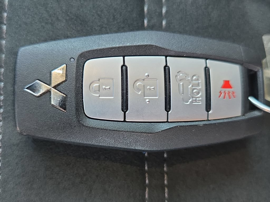 Used 2025 Mitsubishi Outlander SE AWD/4WD image 36