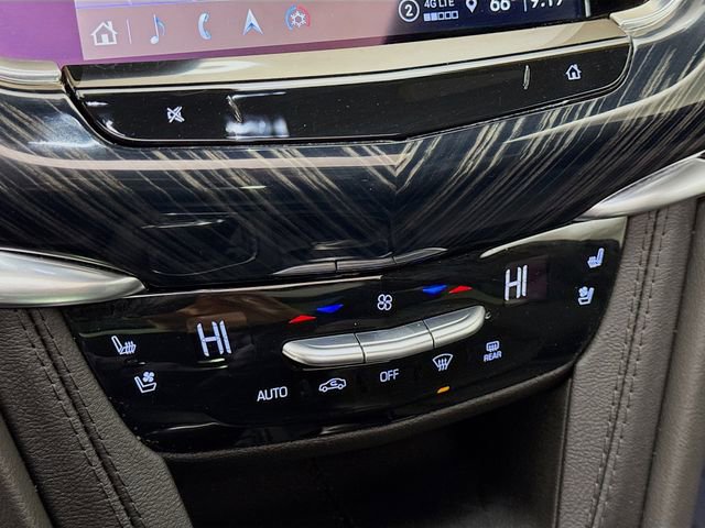 Used 2024 Cadillac XT6 Premium Luxury image 17