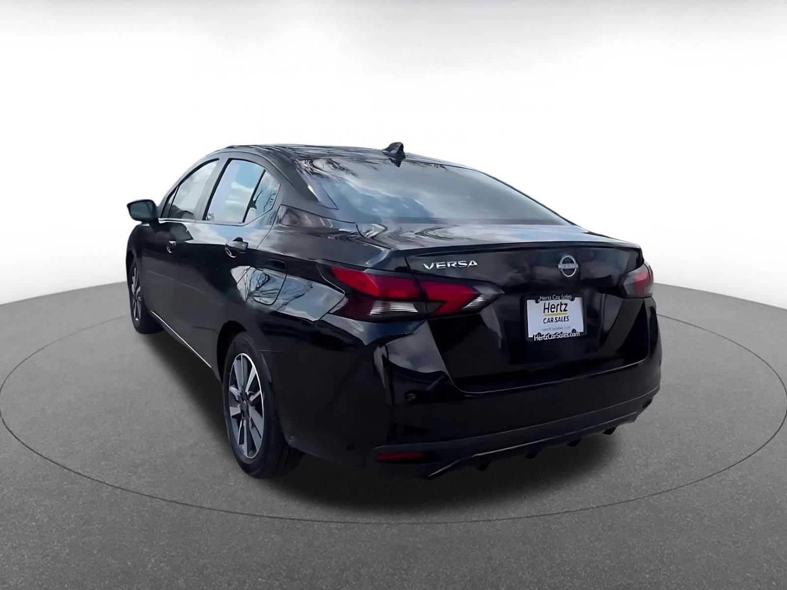 Used 2025 Nissan Versa SV FWD image 11