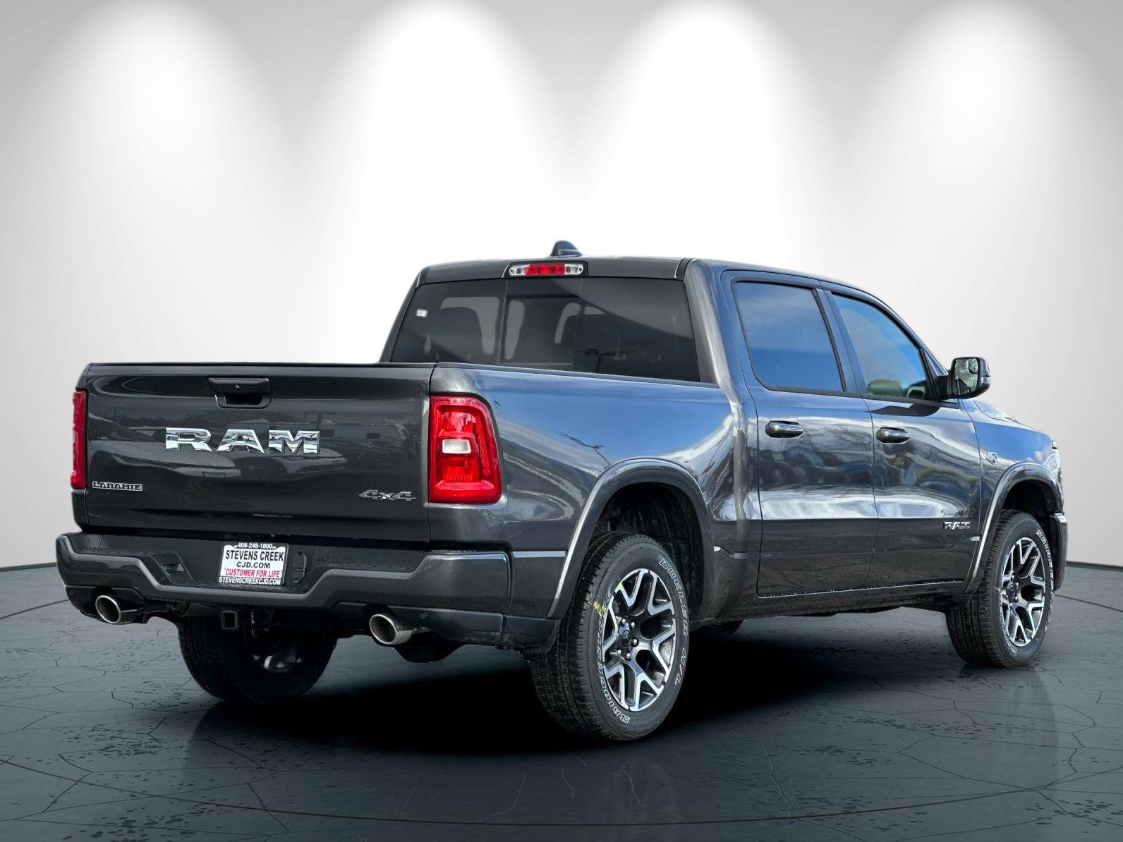 New 2026 RAM 1500 Laramie AWD/4WD image 4