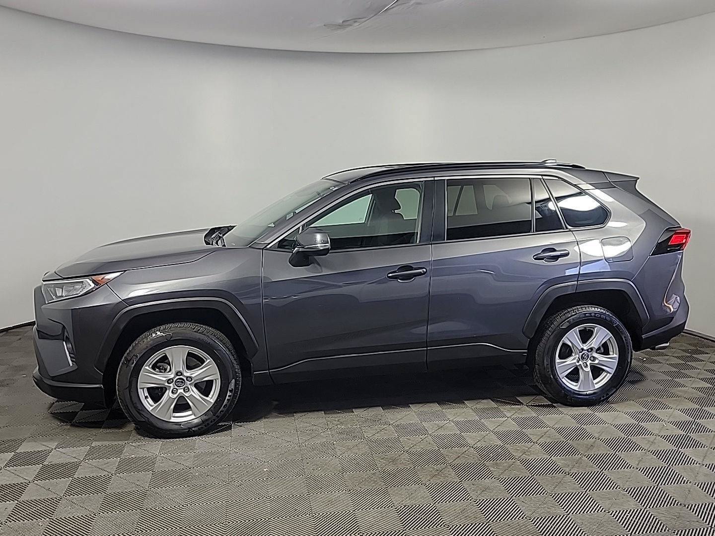 Used 2020 Toyota RAV4 XLE w/ All Weather Liner Package AWD/4WD image 10