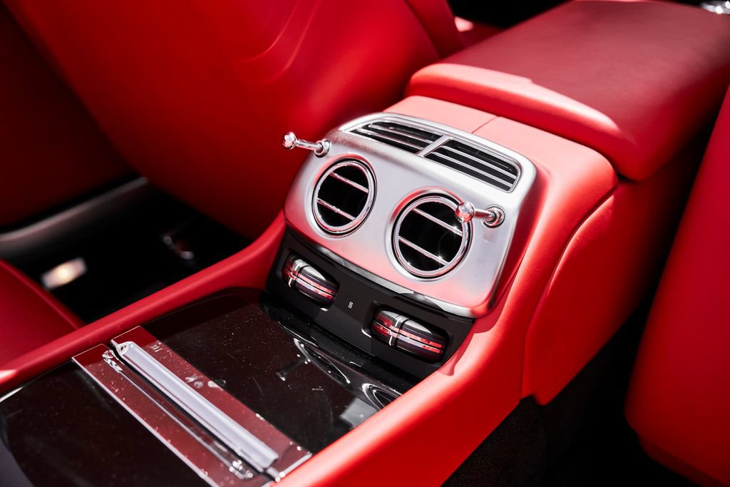Used 2018 Rolls-Royce Dawn RWD image 43