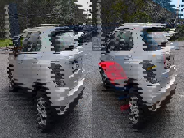 Used 2017 Chevrolet Trax LS AWD/4WD image 3