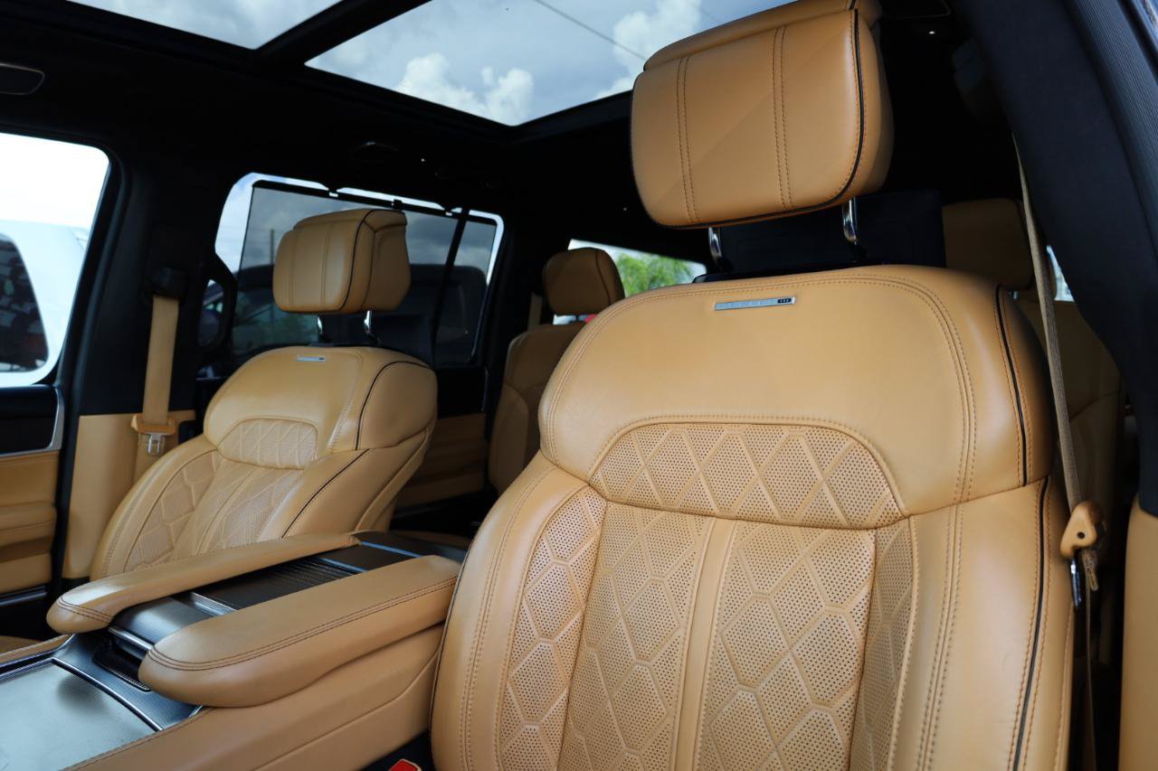 Used 2025 Jeep Grand Wagoneer Series III w/ Rear Seat Video Group 1 AWD/4WD image 8