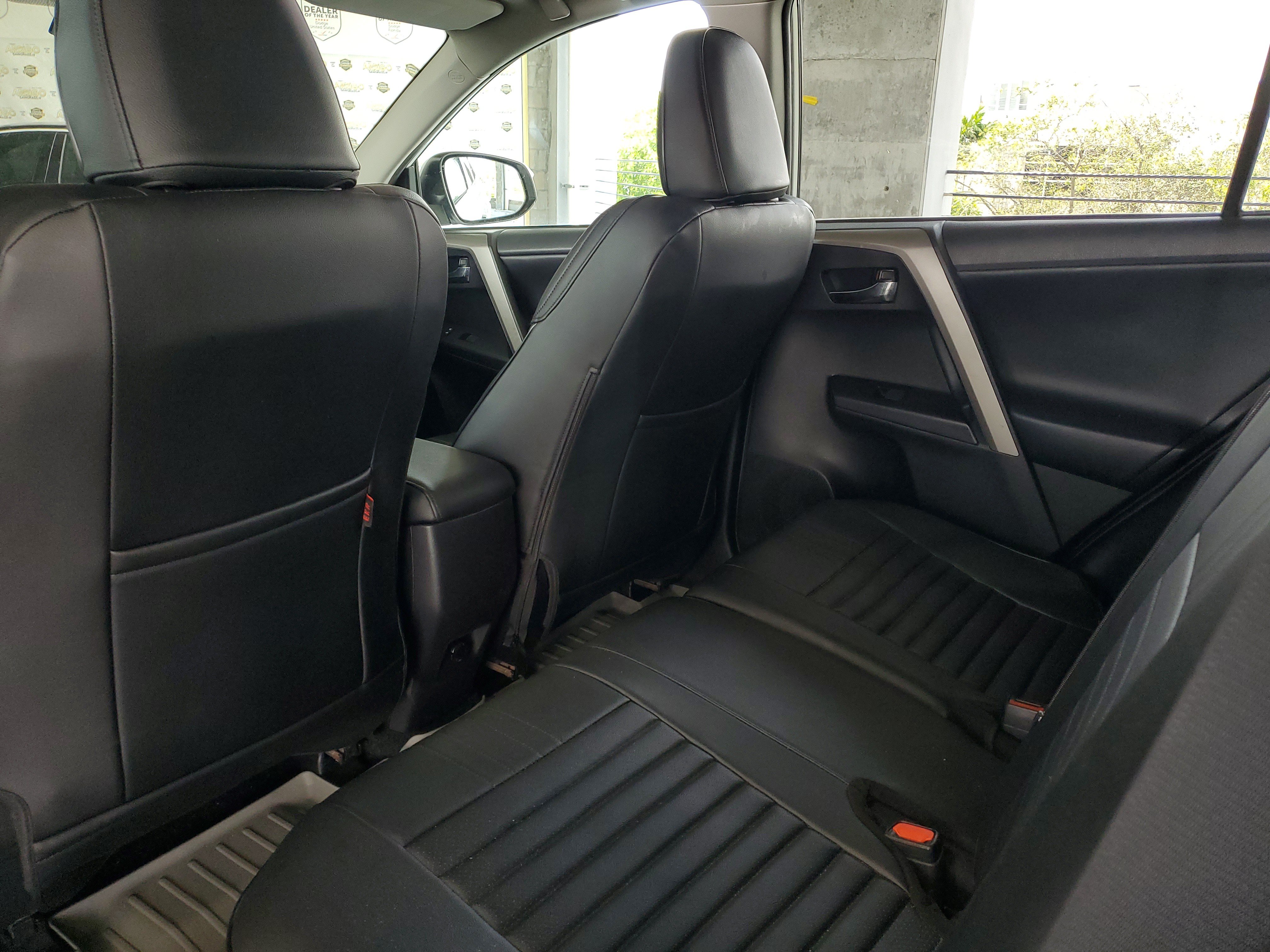 Used 2018 Toyota RAV4 XLE w/ Plus Extra Value Package FWD image 10