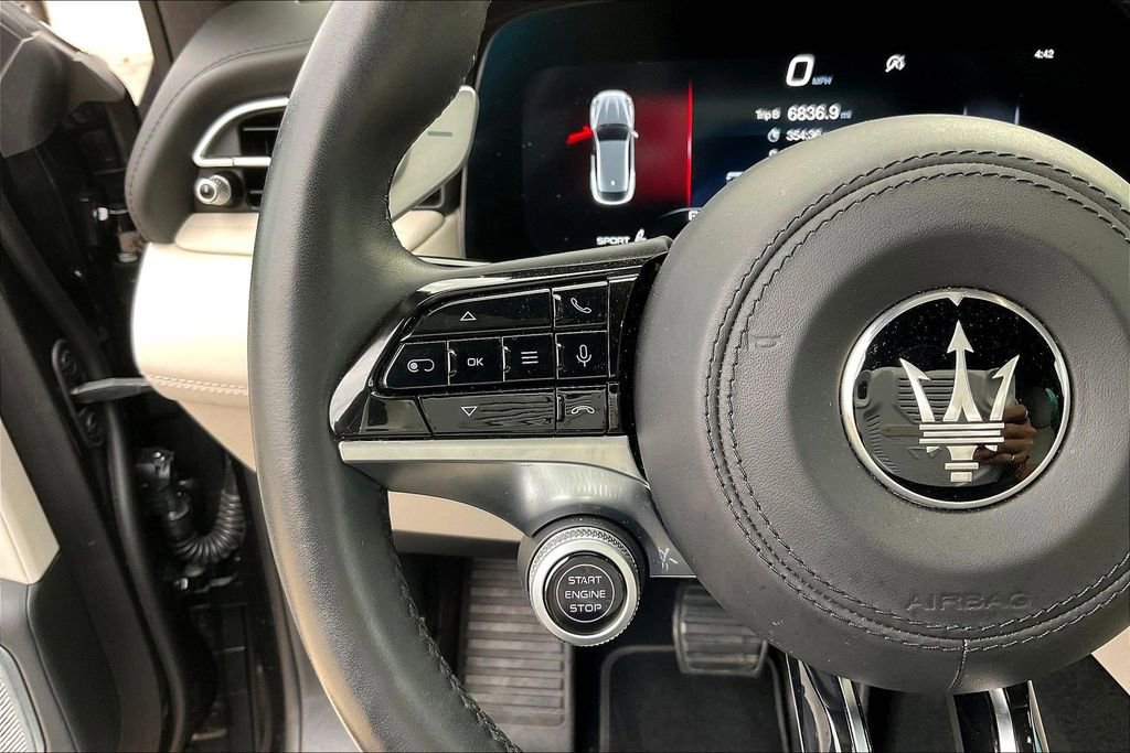 Used 2023 Maserati Grecale Modena image 11