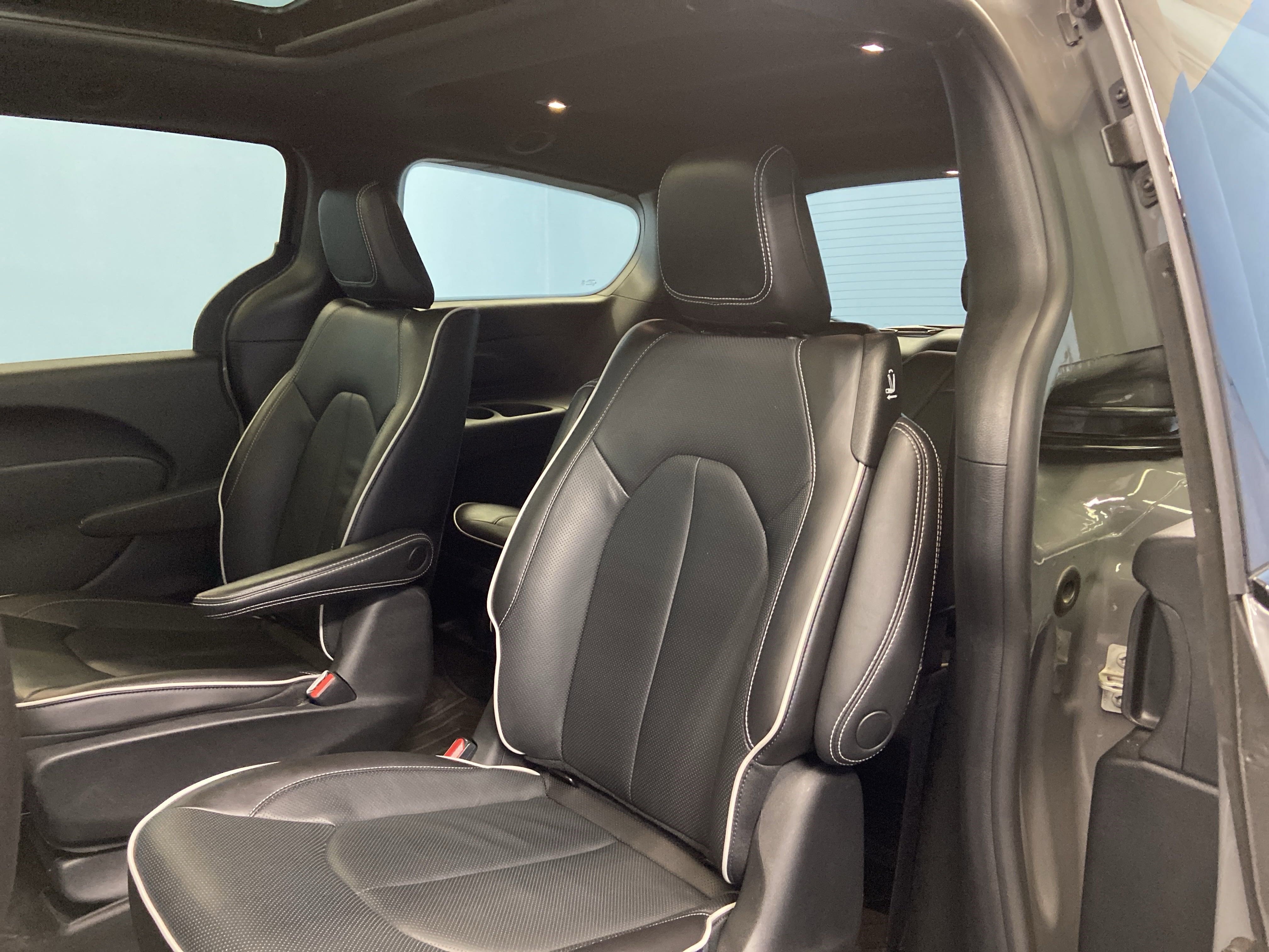 Used 2022 Chrysler Pacifica Limited w/ S Appearance Package image 27