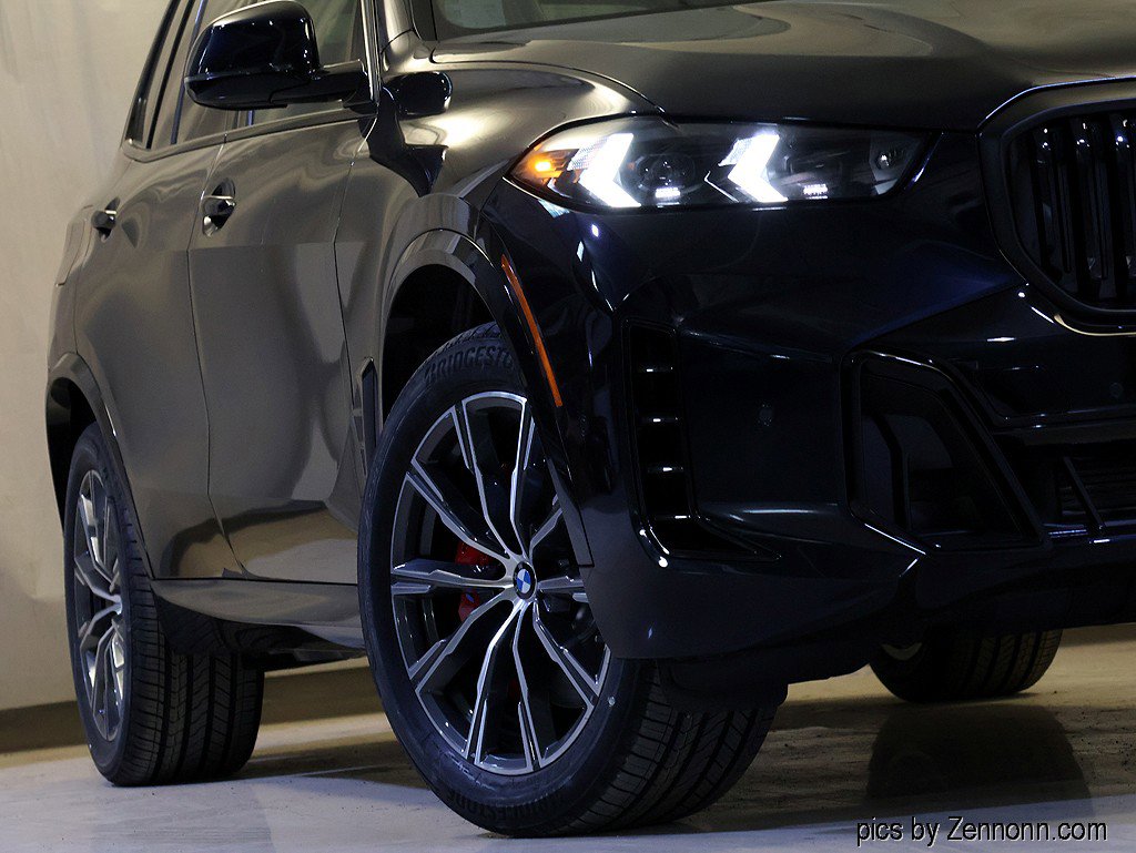New 2026 BMW X5 xDrive40i w/ M Sport Package AWD/4WD image 4