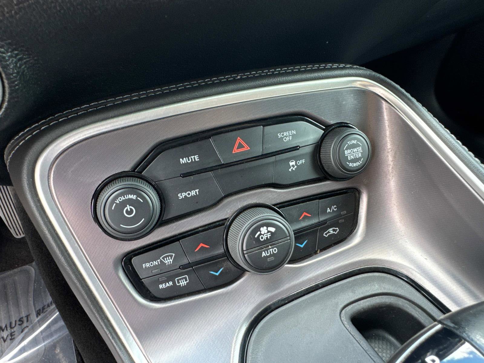 Used 2019 Dodge Challenger SXT image 20